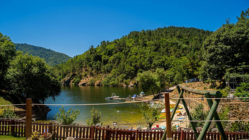 casas rurales Ribeira Sacra niños